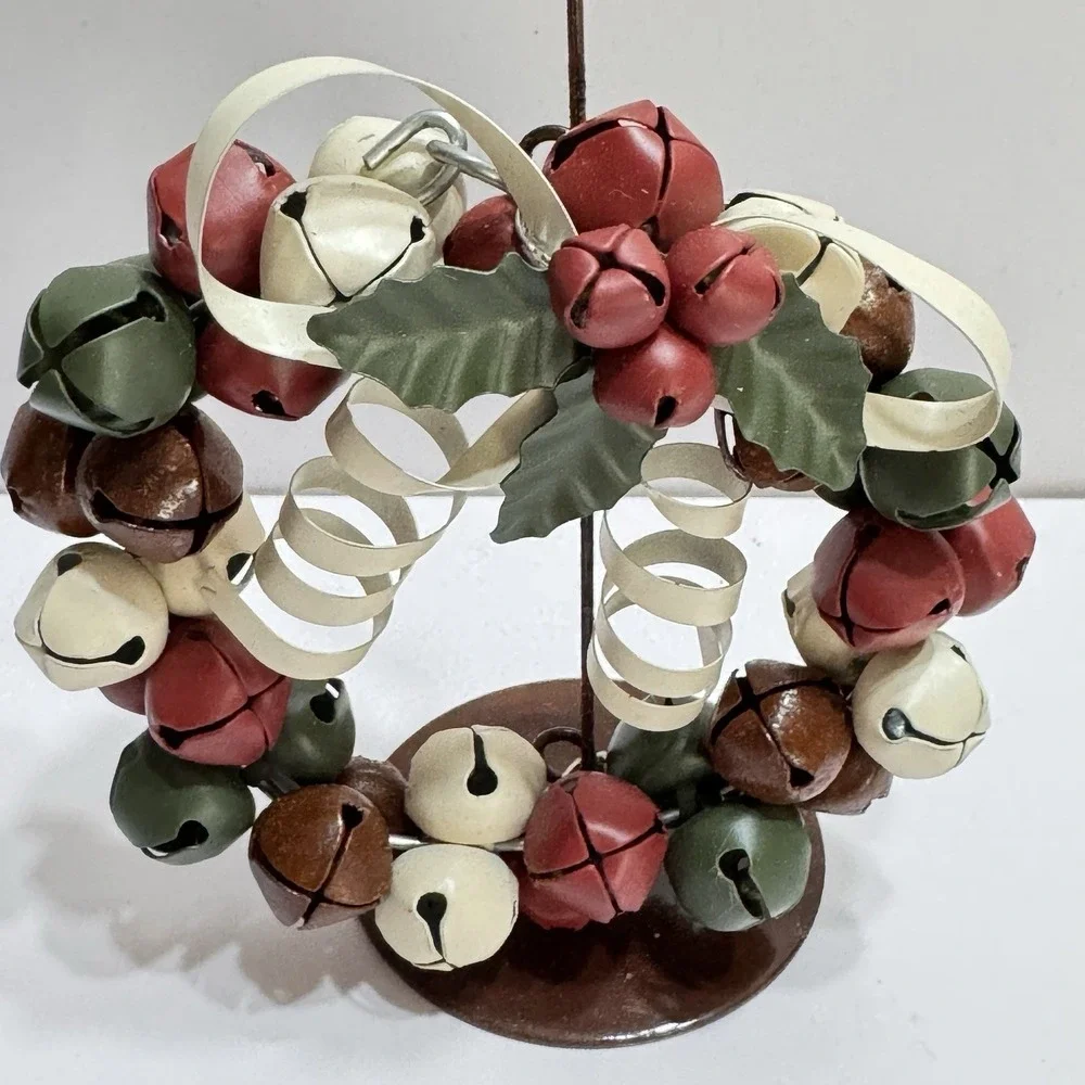 LOT 6 RED WREATH HOLLY BERRY PHOTO / PLACE CARD HOLDERS HOLIDAY THEMED CHRISTMAS